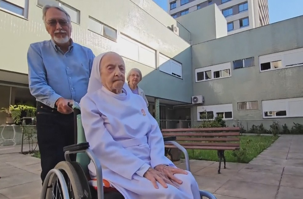 Brasileira de 116 anos se torna a pessoa mais velha do mundo. — Foto: Reprodução/Jornal Nacional