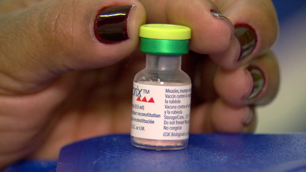 A vacinação contra o sarampo é a tríplice viral, que também protege contra a caxumba e rubéola — Foto: Reprodução/ TV Globo