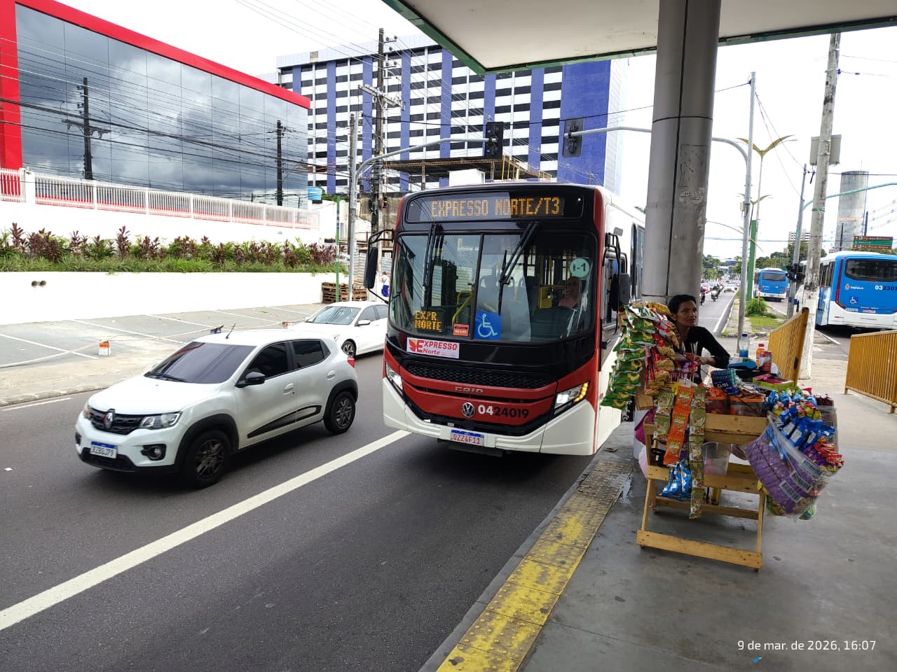 Prefeitura sanciona lei que garante passagem de ônibus gratuita nas eleições de 2026 em Manaus