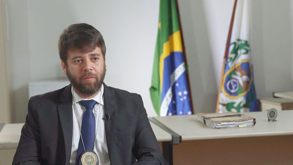 Leandro Costa, delegado adjunto da Delegacia de Homicídios — Foto: Reprodução/TV Globo