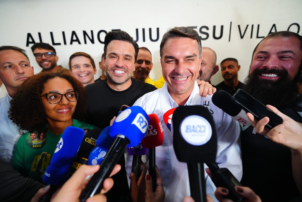 Pablo Marçal integra equipe de campanha de Flávio Bolsonaro para focar em propostas de empreendedorismo