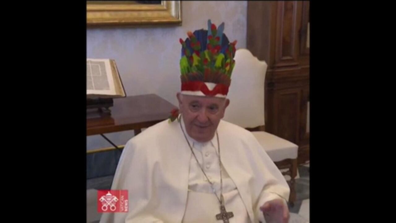 Papa Leão XIV devolve 62 artefatos indígenas ao Canadá em gesto iniciado por Francisco