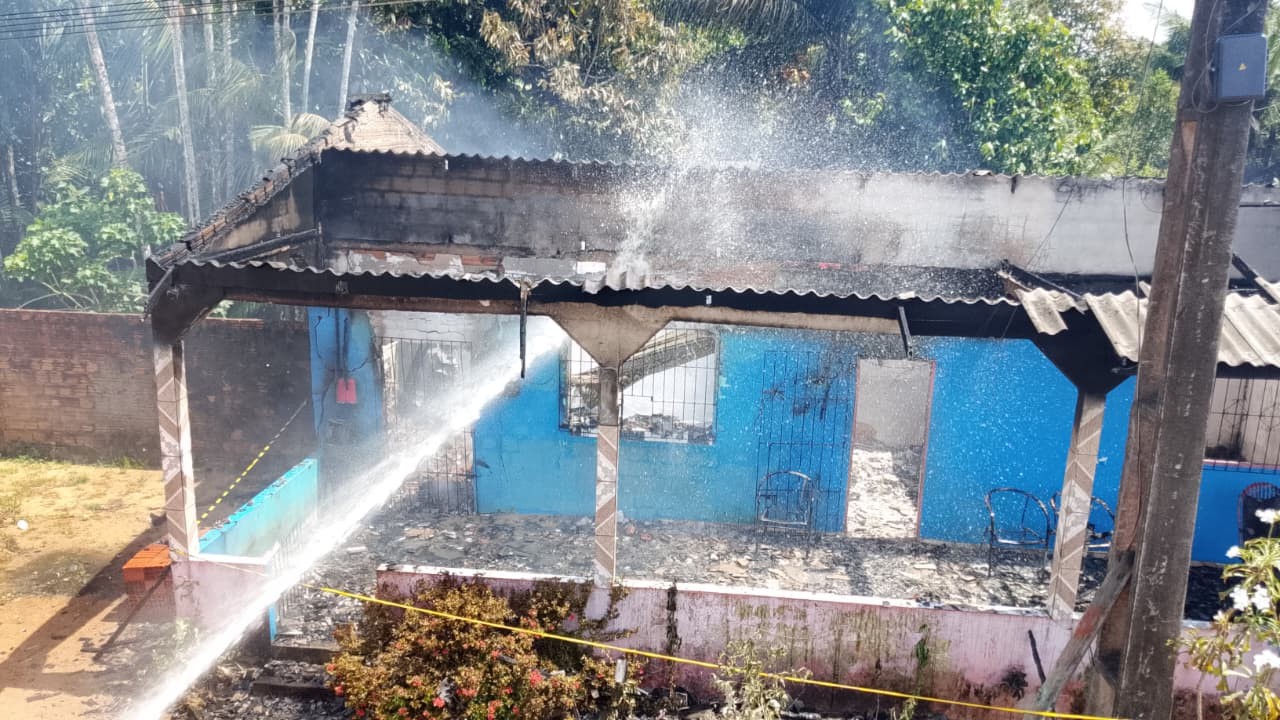 Mulher de 65 anos morre em incêndio em casa no interior do Amapá; VÍDEO