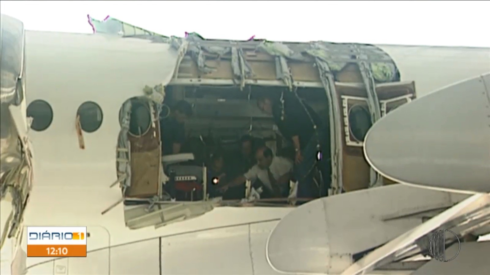 Passenger sucked in during flight recalls tragedy in which man was ejected from plane in SP