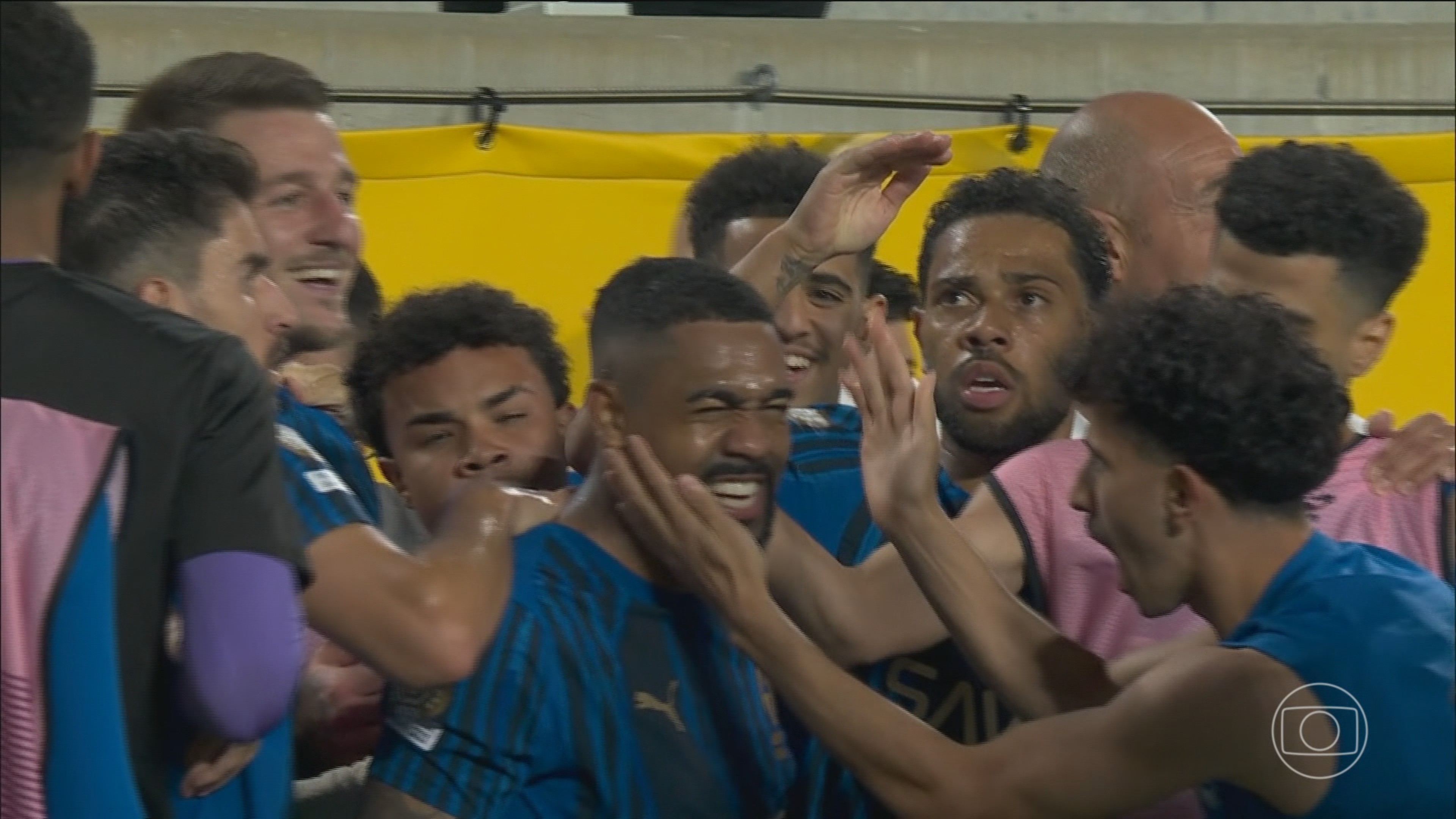 Al-Hilal investiu quase R$ 3 bilhões em contratações nas duas últimas temporadas; valor é 12 vezes maior do que o do Fluminense