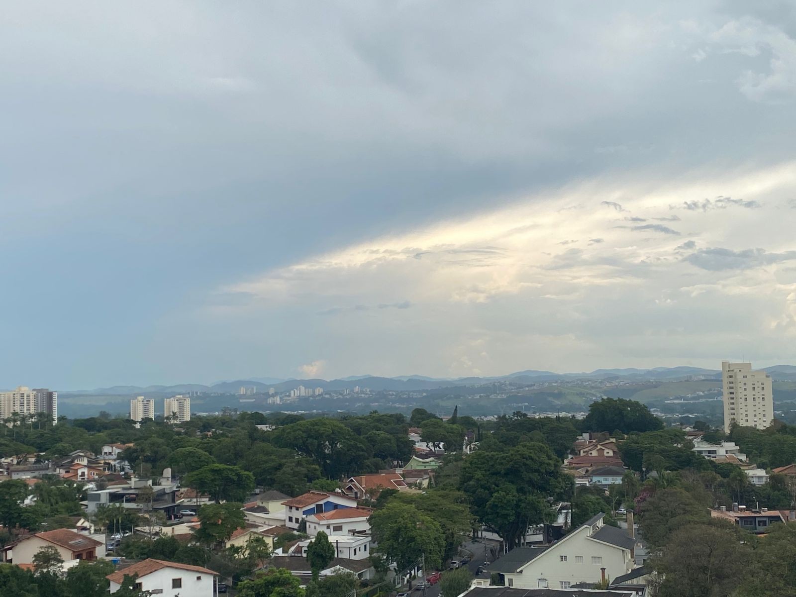 Ciclone extratropical coloca Vale, Serra e Litoral Norte em alerta para tempestades e ventos intensos
