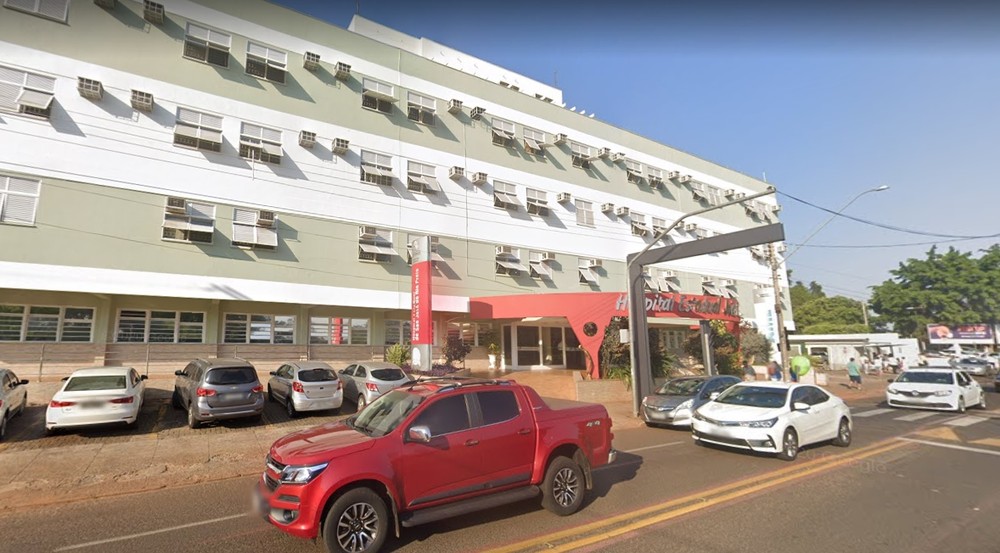 Homem morre em frente a hospital em Rio Preto - SP