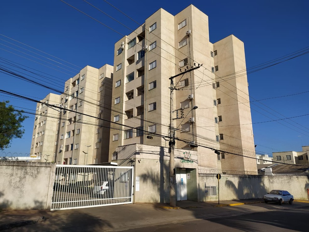 Apartamento ficava em um condomínio localizada na Vila Alba em Araçatuba — Foto: Rafael Honorato/TV TEM