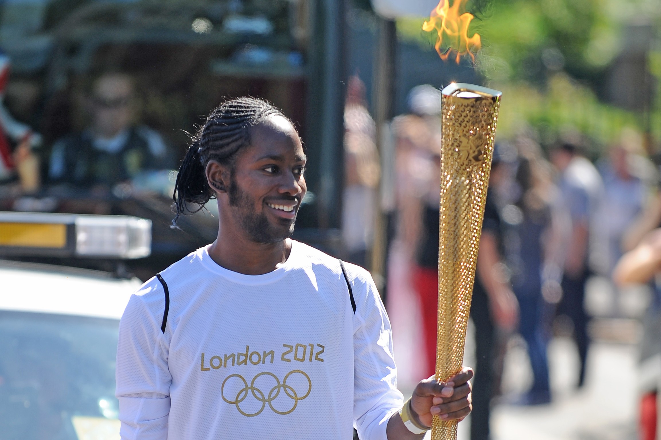 Professor negro mais jovem de Cambridge é encontrado morto após acusações de plágio