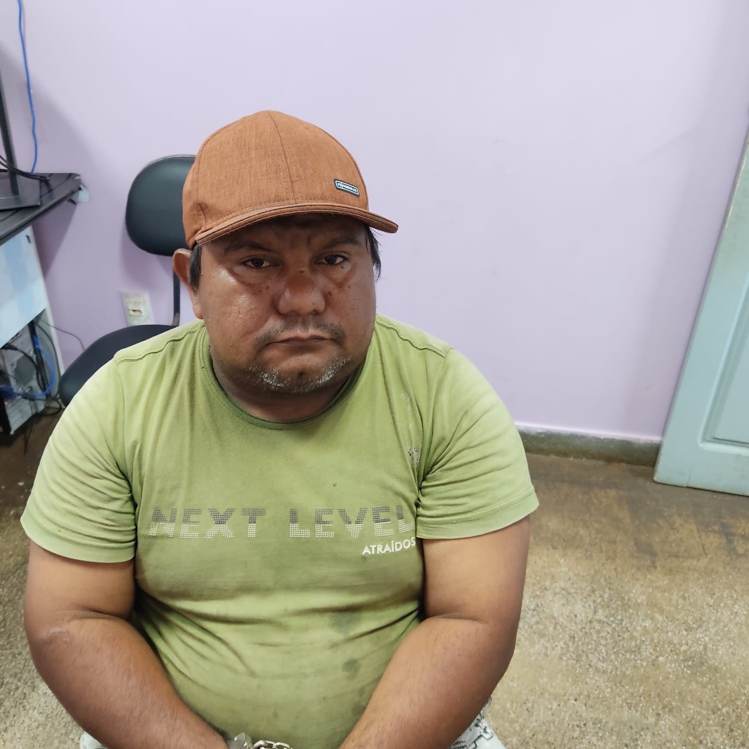 Suspeito de agenciar venda de bebê por R$ 500 no AM se entrega à polícia; VÍDEO
