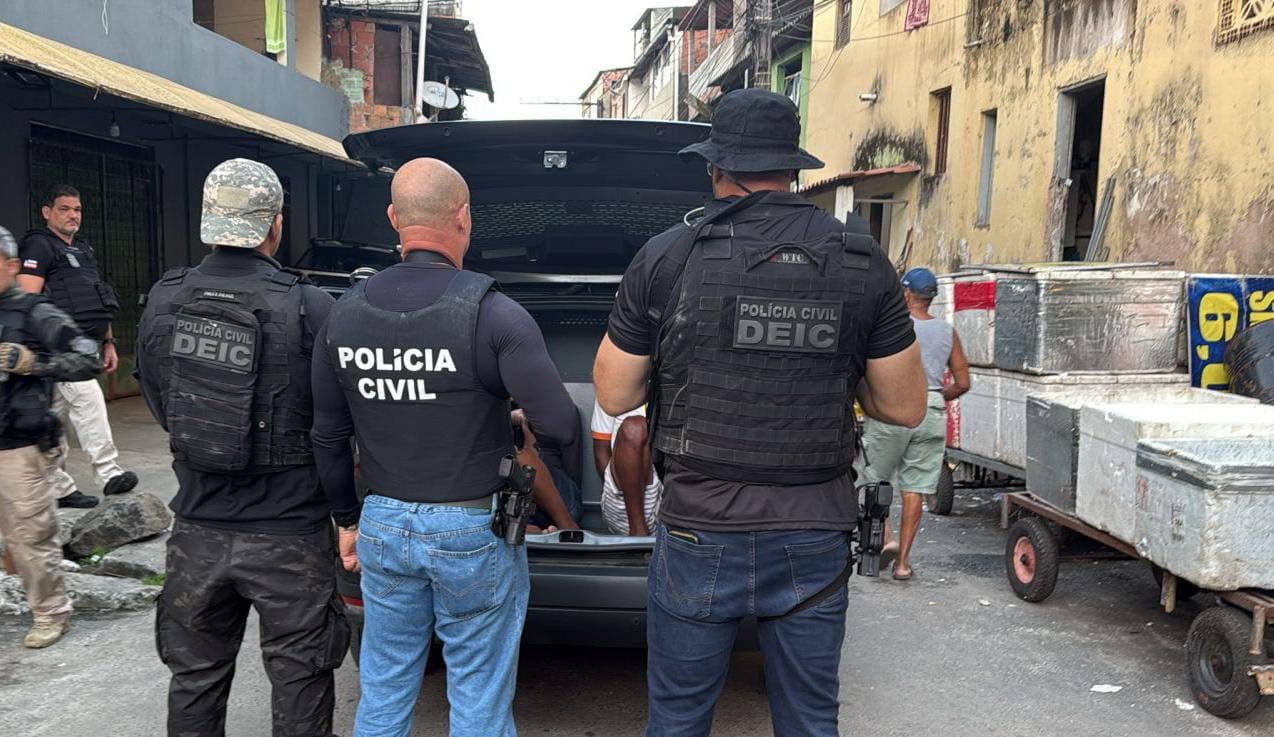 Dois irmãos são presos em operação contra sequestro, extorsão e receptação de veículos em Salvador