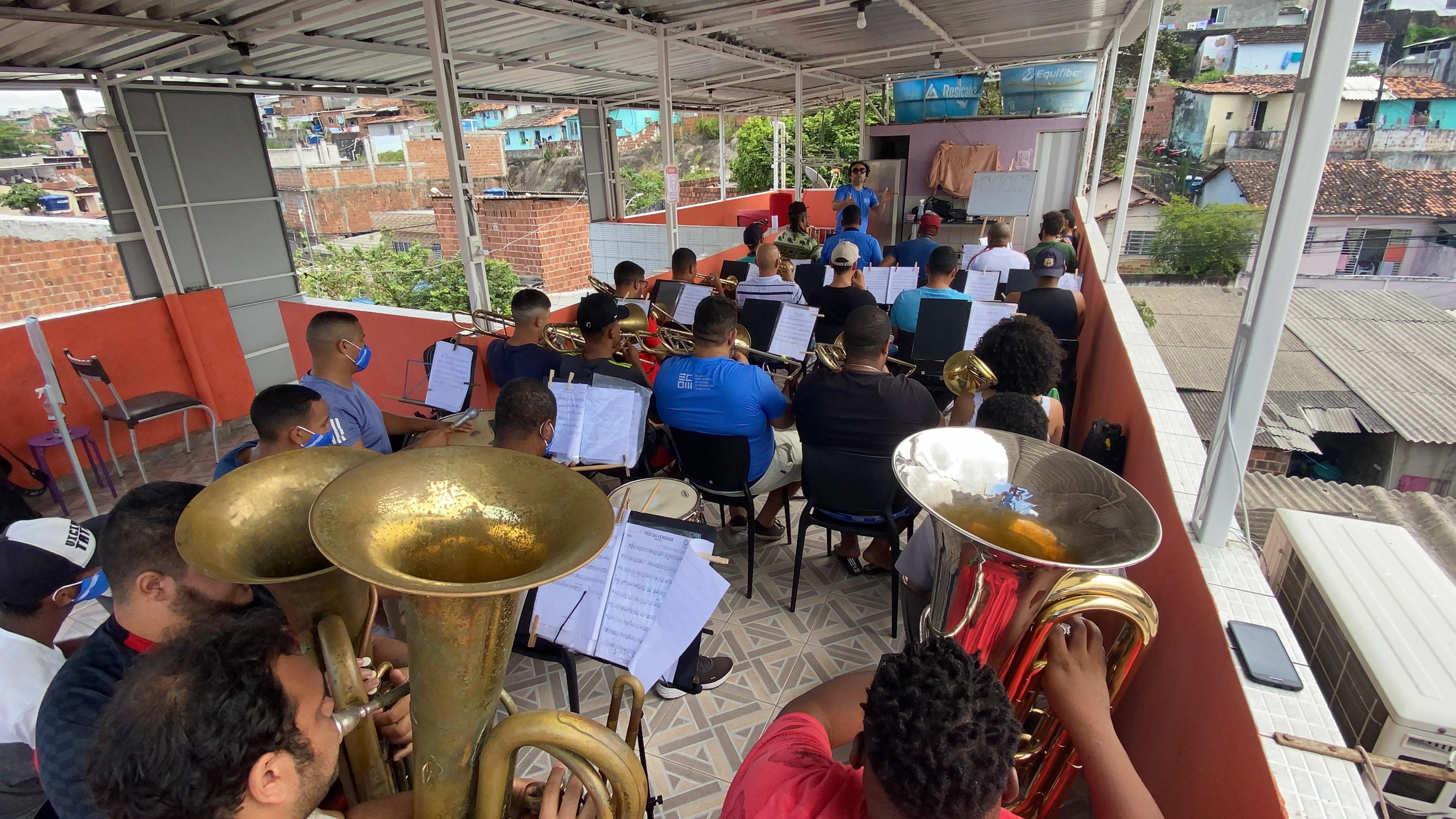 Curso de música, mamógrafo móvel e tratamento de esporotricose para gatos: saiba onde encontrar serviços gratuitos no Grande Recife