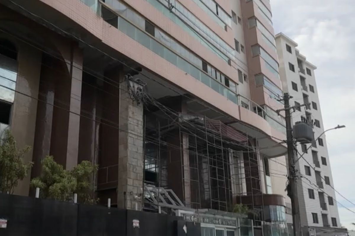 Moradores seguem fora de casa quase dois anos após evacuação de prédio com danos estruturais no litoral de SP