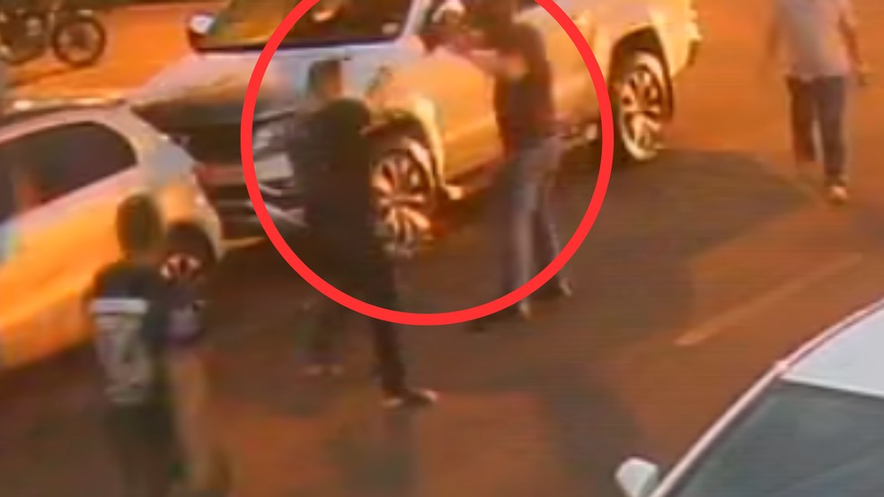 foto-g1-2025-10-27t093939.827 Corpo de empresário baleado e morto durante briga generalizada em bar de Rio Preto é sepultado