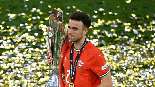 Jogador português Diogo Jota, do Liverpool, morre em acidente na Espanha, diz jornal