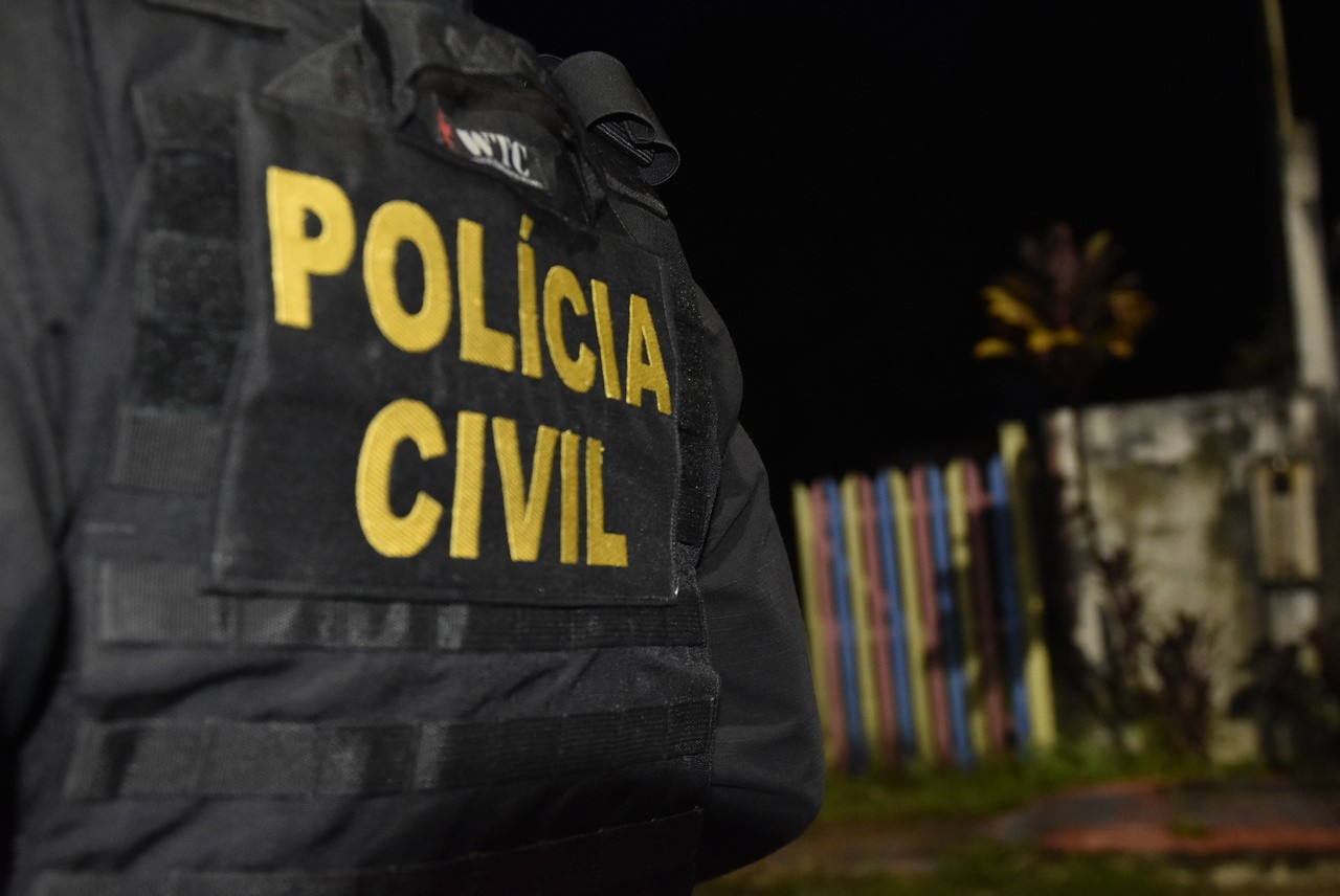 Pai e filho são presos suspeitos de furto a loja e tráfico de drogas no interior do Amazonas