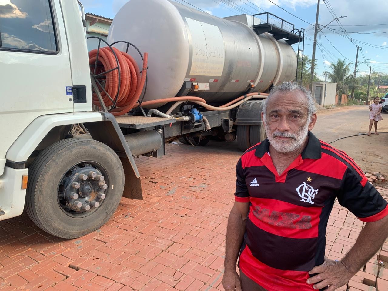 'Sem água a gente não vive': moradores  relatam dificuldades para conseguirem água em comunidade no AC