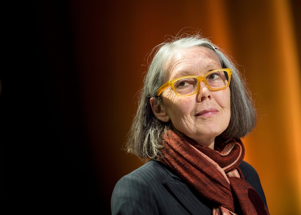A escritora canadense Anne Carson. — Foto: Pontus Lundahl/AP