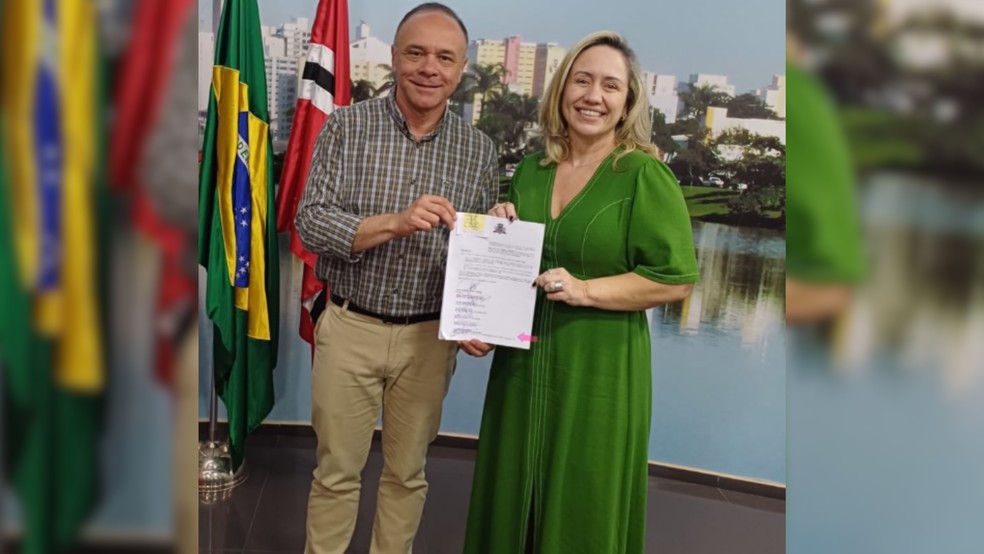 Coronel Fábio Candido (PL) ao lado da secretária de Desenvolvimento Social de Rio Preto (SP), Sandra Reis — Foto: Reprodução/Instagram