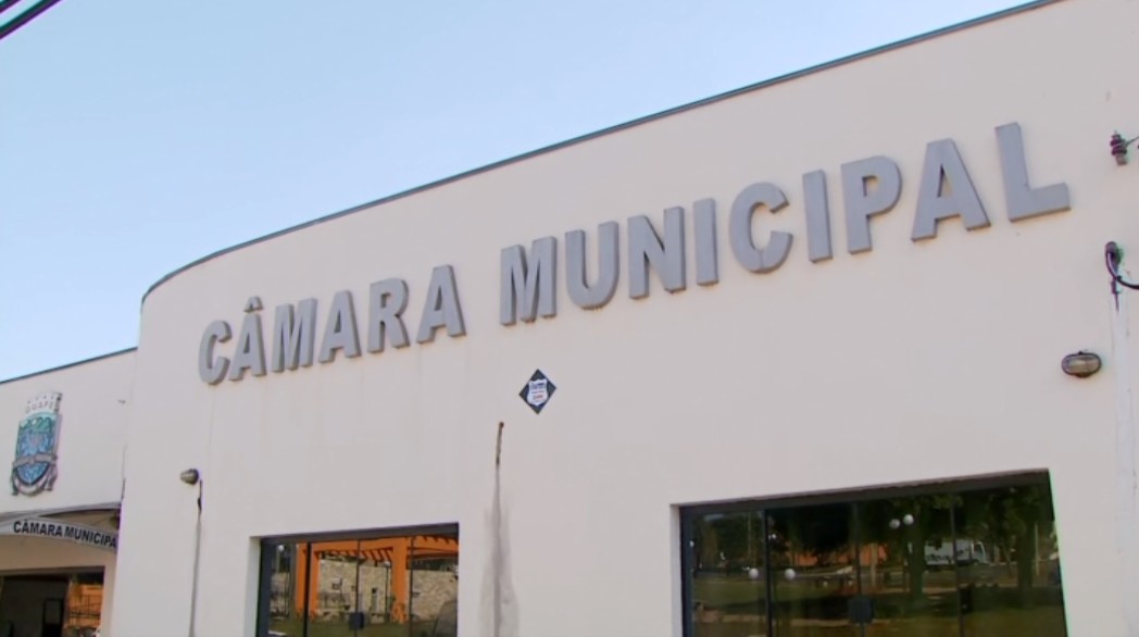 Justiça suspende reajuste de subsídios de prefeito e vereadores de Guapé