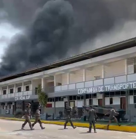 Incêndio atinge base militar na Zona Oeste de Manaus