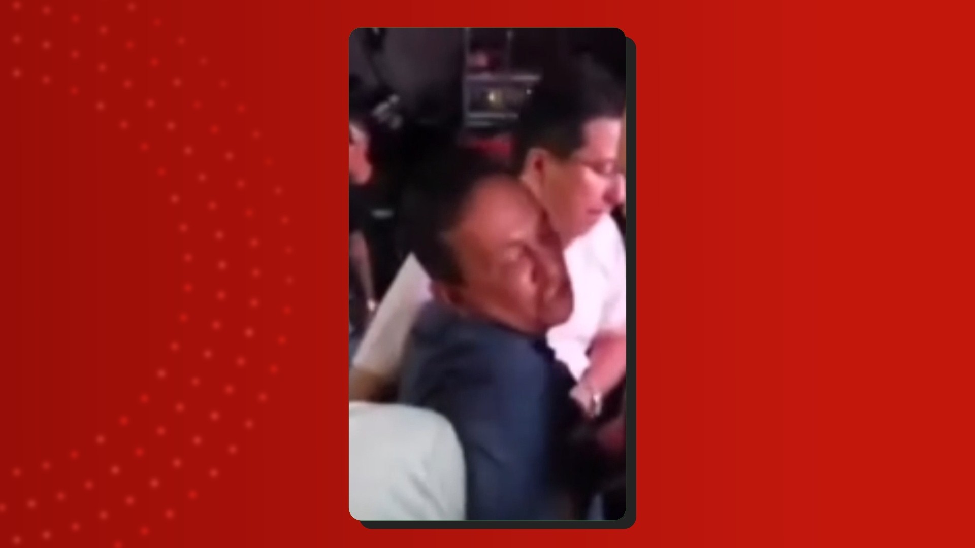 Vereador é retirado de palco após briga durante festa dos 173 anos de Parintins