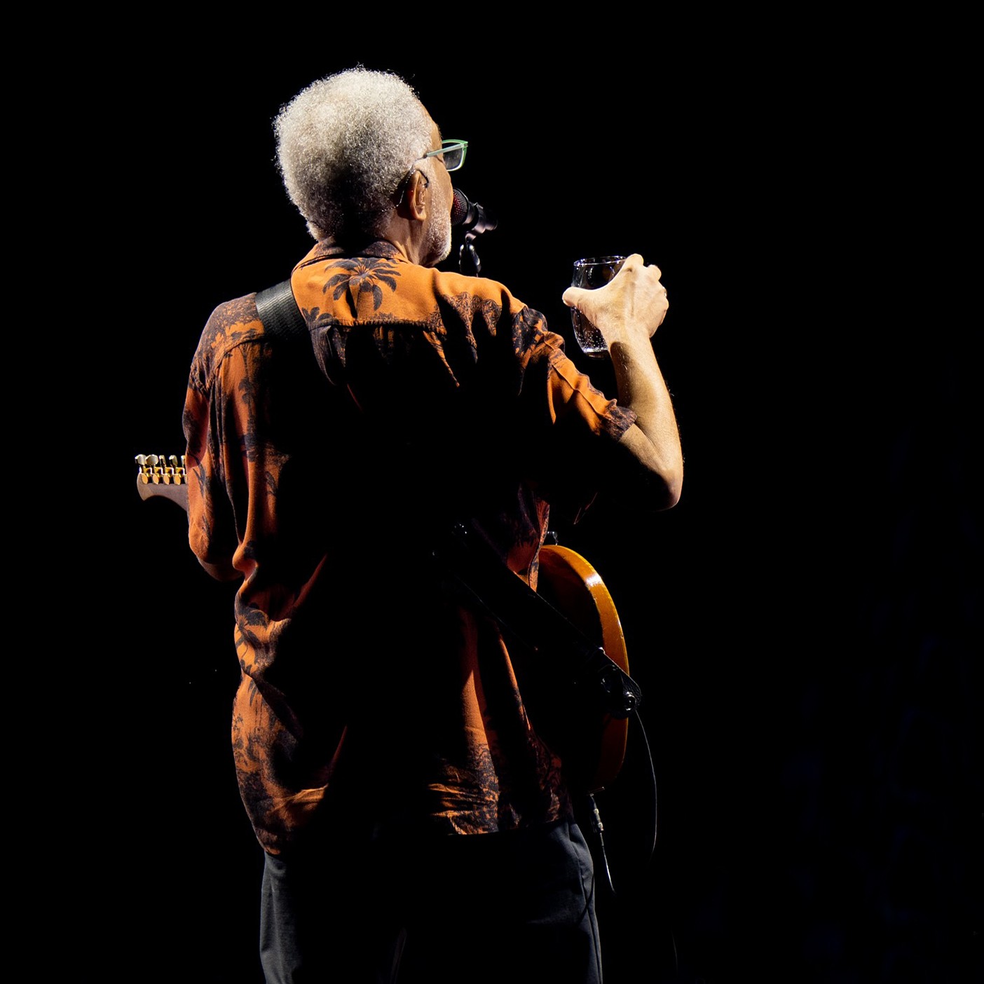 Gilberto Gil sorve a bebida amarga de ‘Cálice’ no show ‘Tempo rei’, cuja turnê chega ao Rio após a estreia na Bahia | Blog do Mauro Ferreira