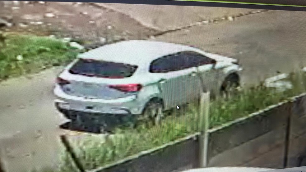 Carro usado por suspeita não tinha placas — Foto: Reprodução