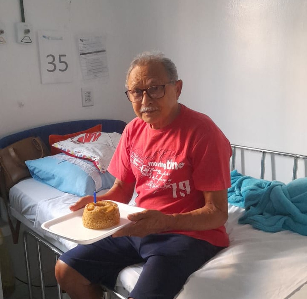 Francisco tem 85 anos e aguarda cirurgia cardíaca pelo SUS; ele passou aniversário no hospital onde está internado há quase seis meses — Foto: Divulgação