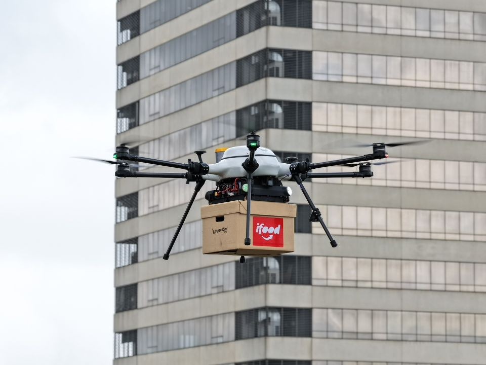 iFood começa a usar drones para fazer entregas em São Paulo