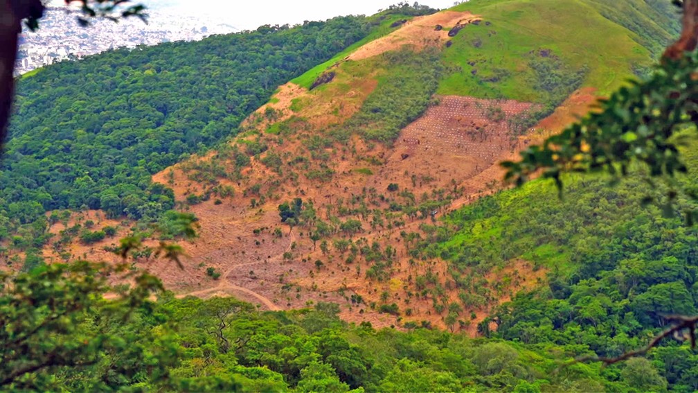 Cratera do vulcão em Nova Iguaçu — Foto: Reprodução/TV Globo