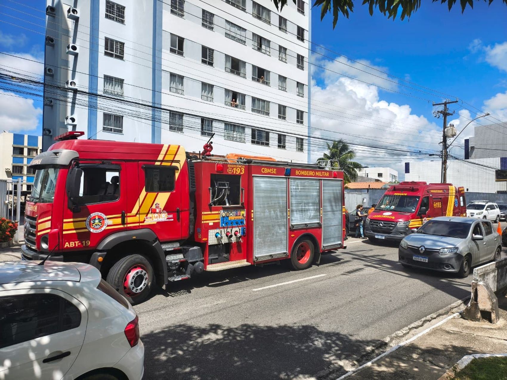 Vazamento de gás seguido de explosão deixa três vítimas em prédio na Zona Sul de Aracaju