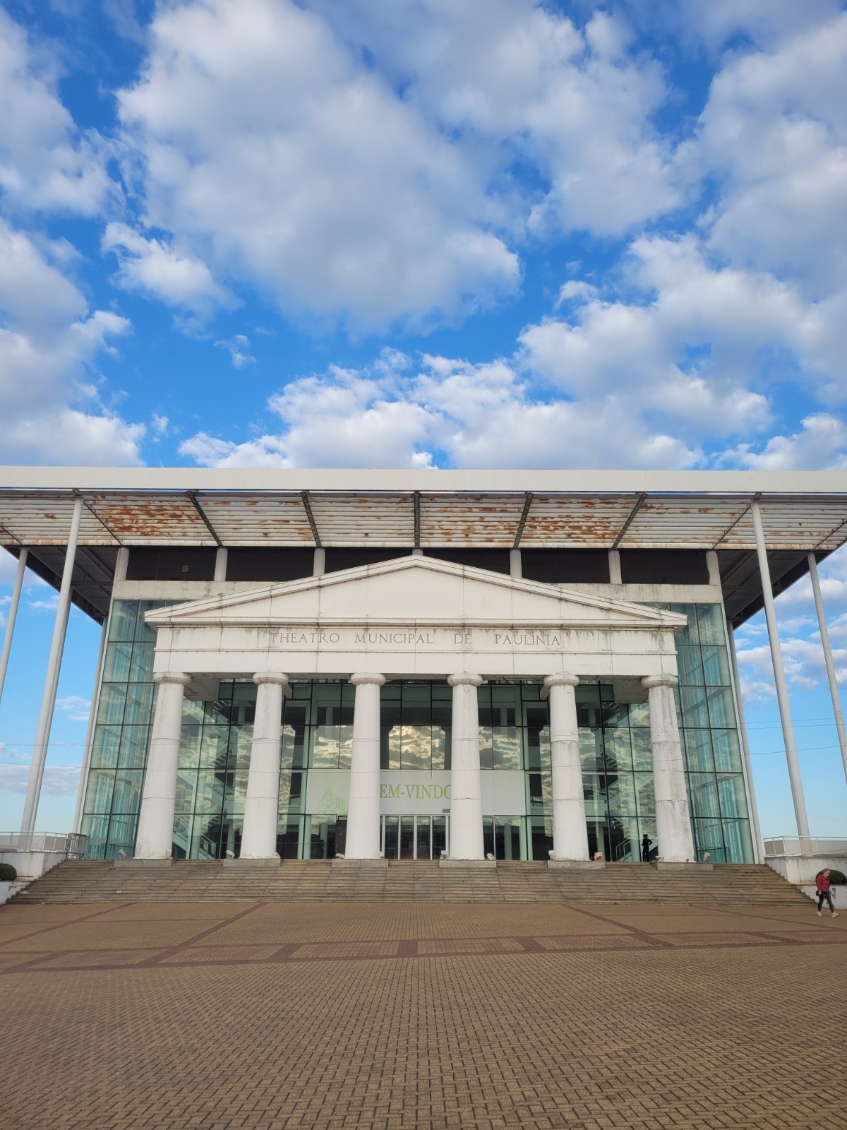 Fechado desde 2020, teatro de Paulínia tem assentos mofados, infiltração e sujeira; veja fiscalização por cidade
