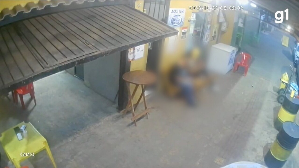 Polícia não descarta nenhuma hipótese sobre execução de pai e filho em mesa de bar: de vingança a acerto de contas