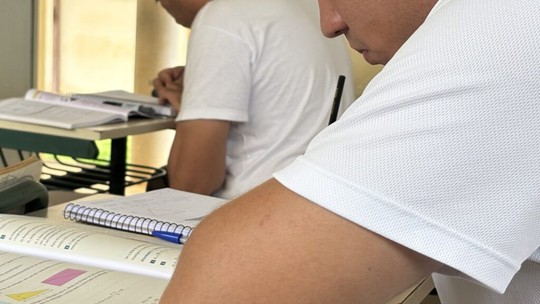 Encceja 2025: Veja exemplos de textos sobre a importância das creches e sobre estratégias para combater o vício em bets - Prova foi aplicada em 3 de agosto em todo o país. segundo o Inep, mais de 744 mil pessoas estavam inscritas para participar do exame.