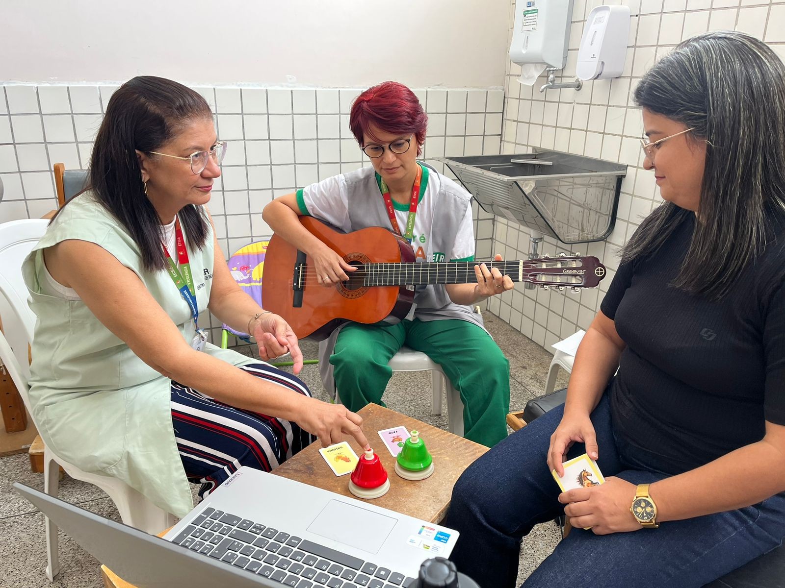 Ceir treina equipe de musicoterapia para reforçar reabilitação intelectual