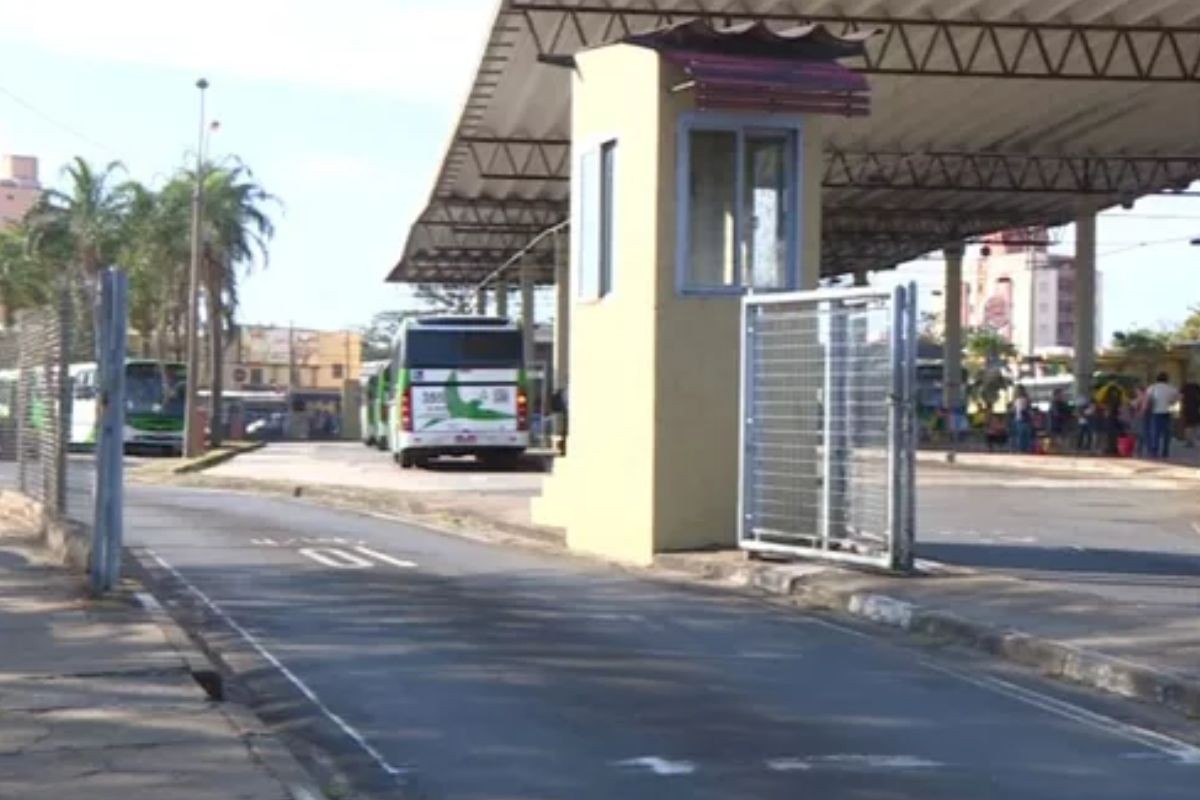 Ciclista é atropelado por ônibus na saída do Terminal Barão Geraldo, em Campinas