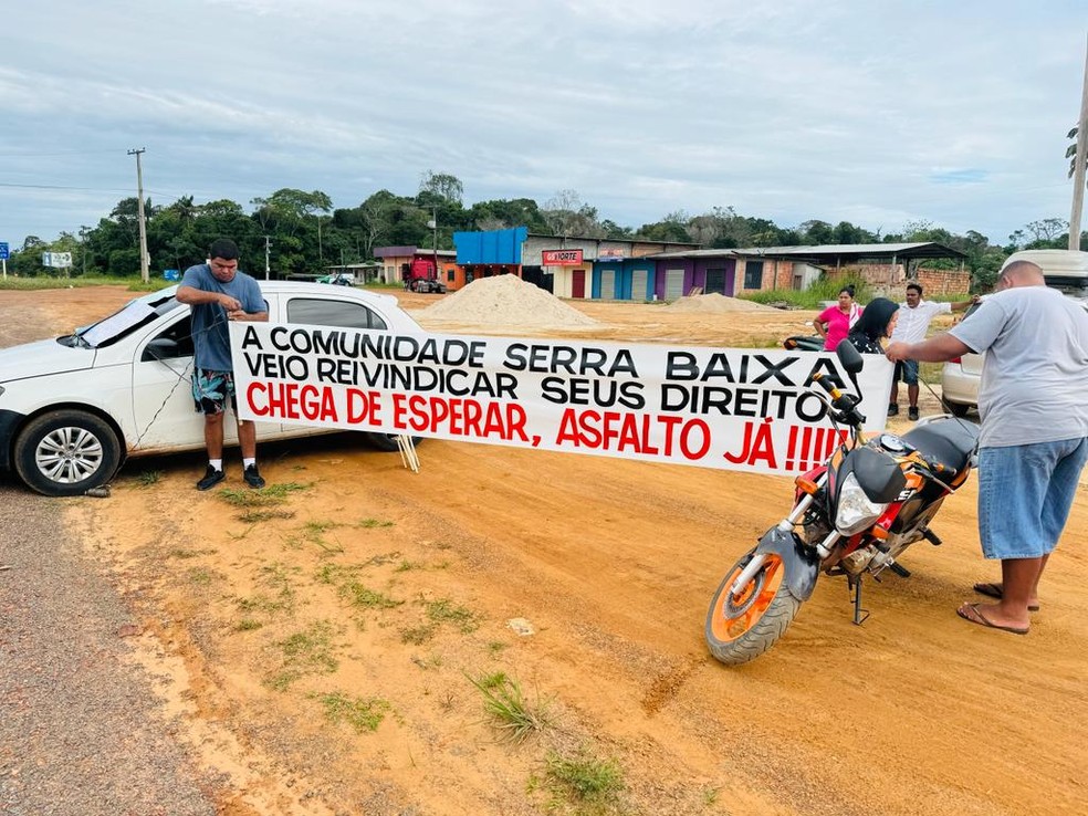 Manifestação pede recapeamento da pista. — Foto: Divulgação