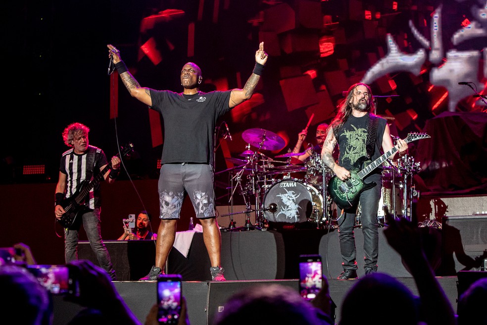 Banda Sepultura durante show em BH, em 2023 — Foto: Alexandre Biciati