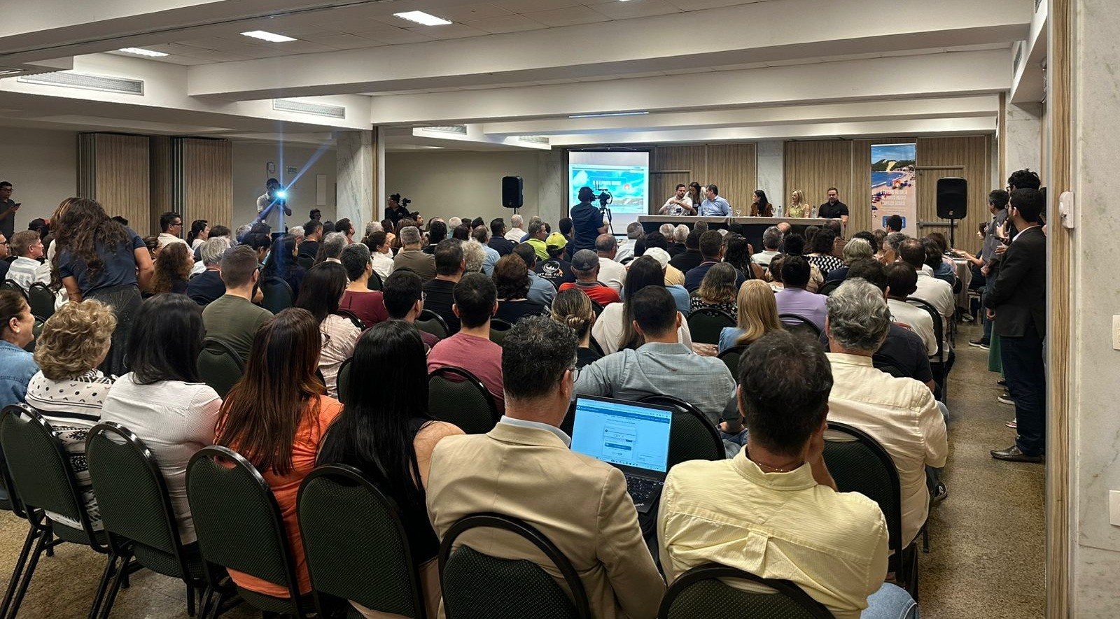 Requalificação da orla de Ponta Negra: Moradores, trabalhadores e empresários apresentam sugestões em audiência pública