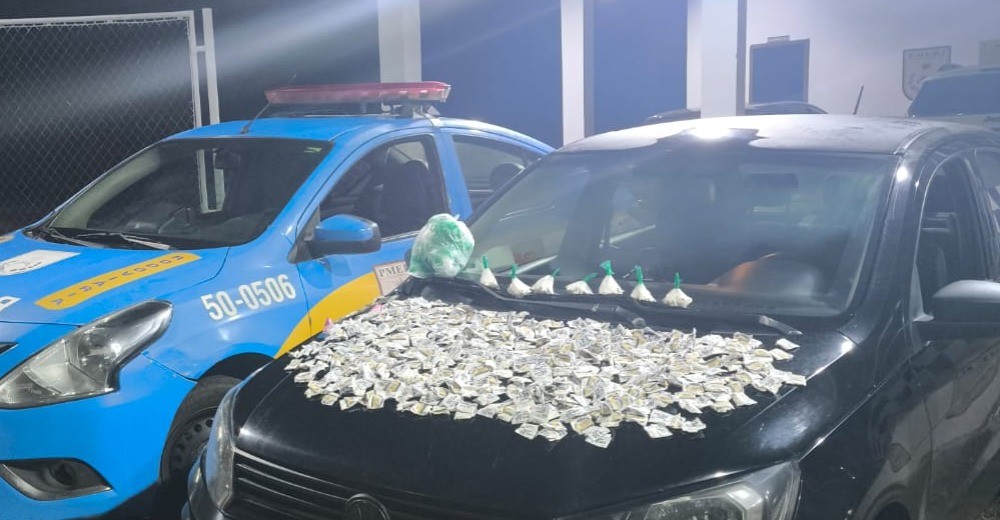 Homem e três mulheres são presos com mais de 600 cápsulas de cocaína na RJ-145, em Piraí