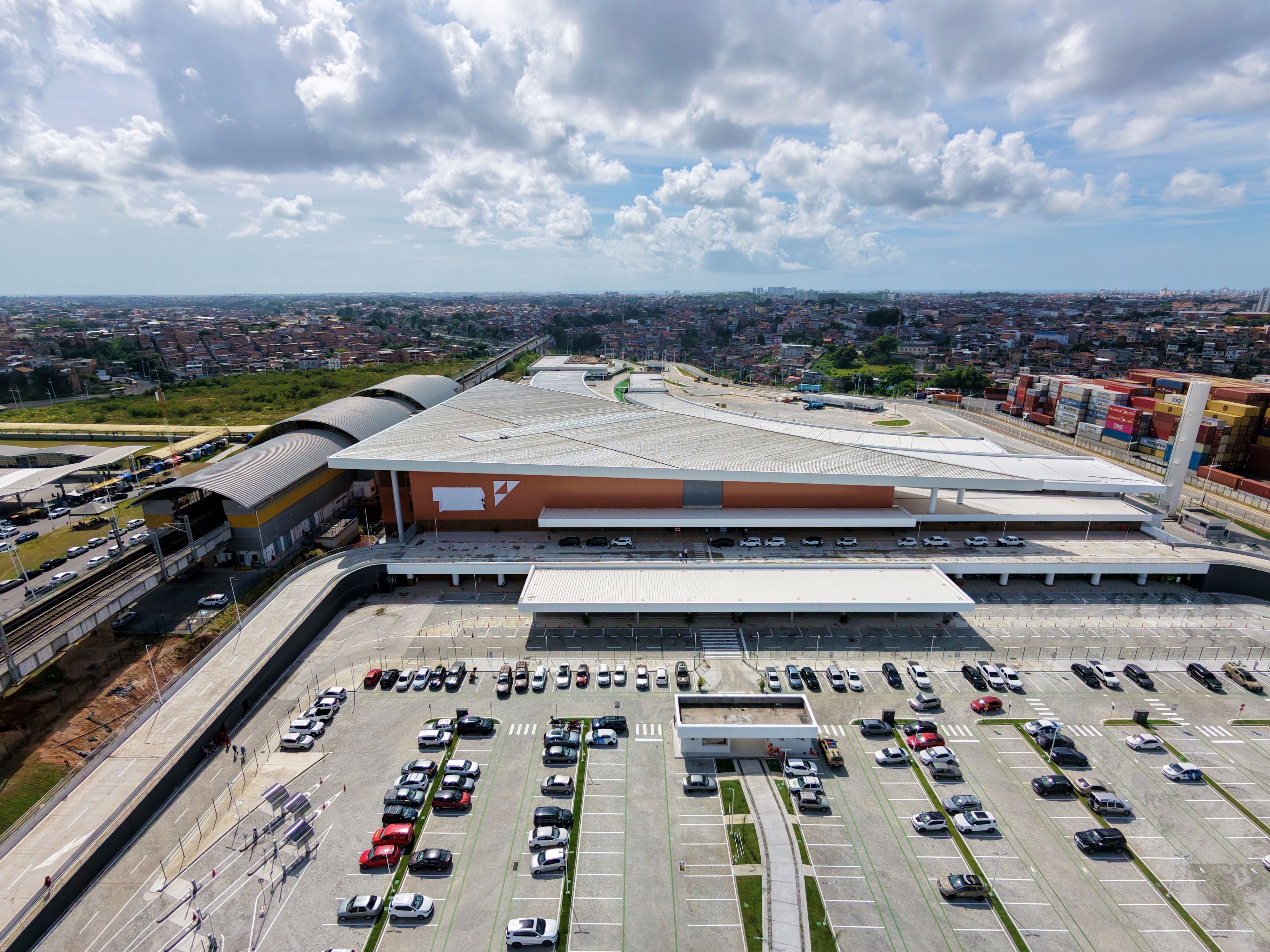 Nova rodoviária de Salvador começa a funcionar quase dois anos após previsão e com investimento 67% maior