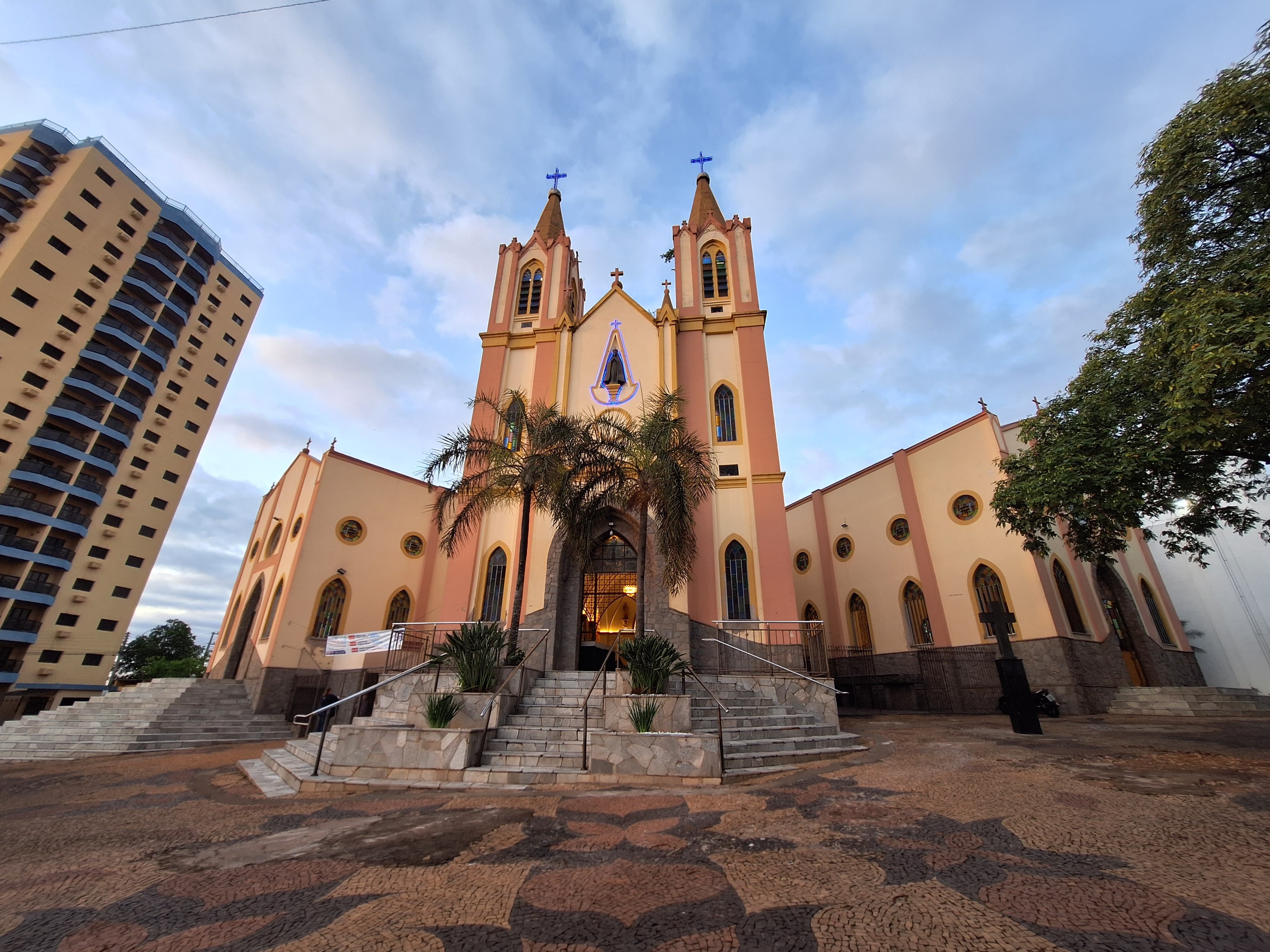Devotos celebram Dia de Nossa Senhora Aparecida, a Padroeira do Brasil, em Presidente Prudente; veja fotos