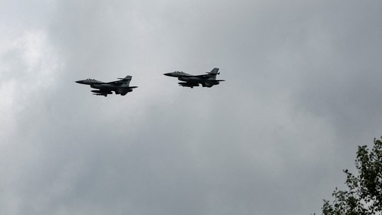 Piloto ucraniano morre e caça F-16 é perdido durante defesa contra ataque da Rússia, diz exército da Ucrânia