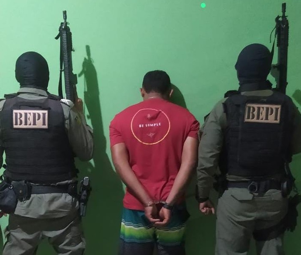 Polícia prende um suspeito de participar de chacina em que quatro homens foram mortos no Piauí — Foto: Secretaria de Segurança do Piauí