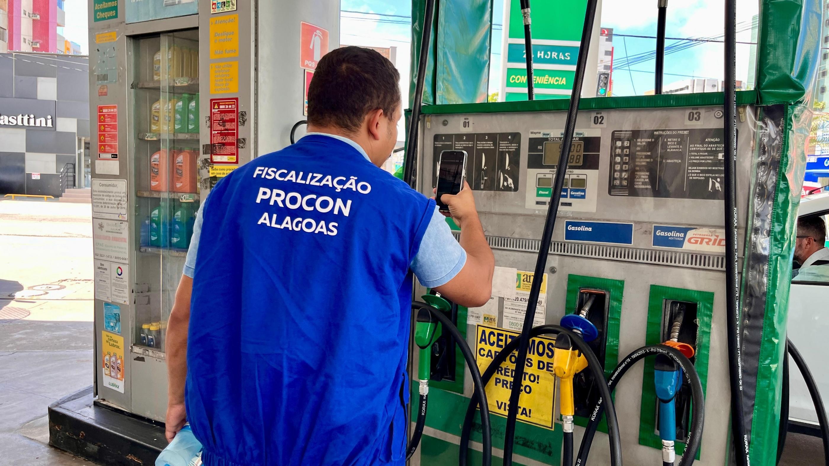 Gasolina em Alagoas cai para R$ 5,69 após fiscalização do Procon | G1