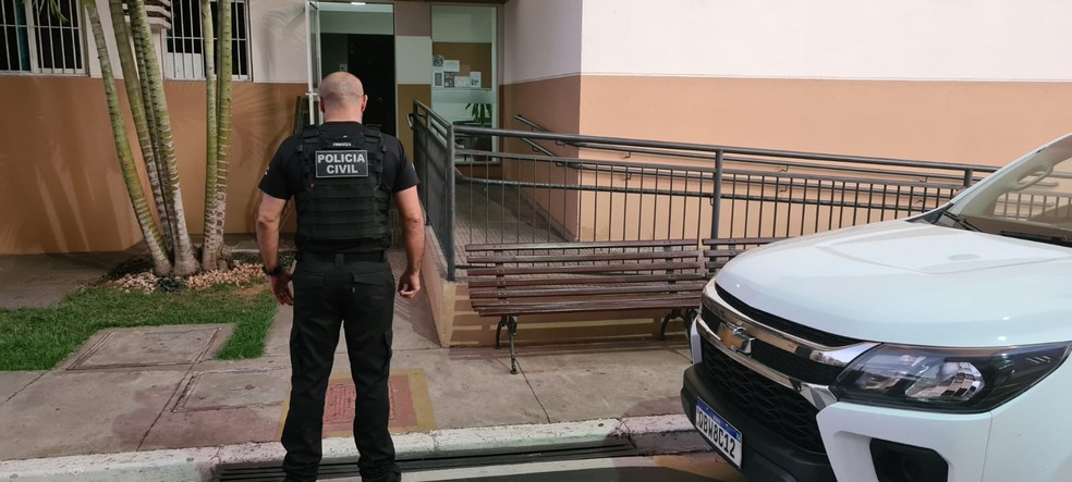 Operação cumpre mandados contra empresa e agentes públicos da Secretaria de Saúde de Cuiabá — Foto: Polícia Civil