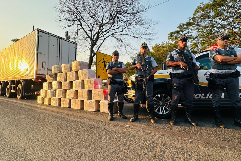 Operação conjunta apreendeu mais de uma tonelada de maconha, em Rancharia — Foto: Divulgação/Polícia Rodoviária