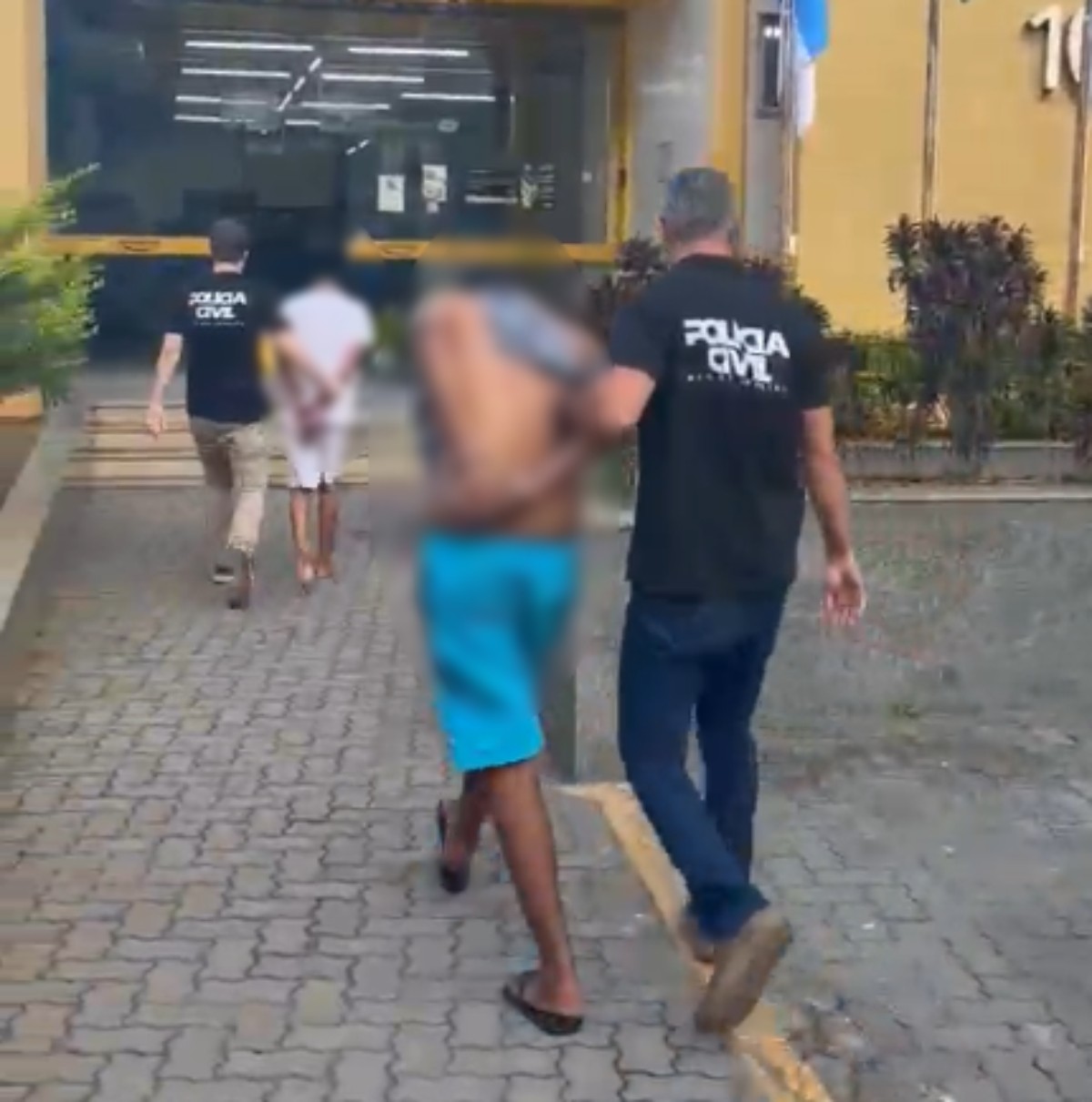 Irmãos suspeitos de matar jovem a tiros são presos em Três Rios
