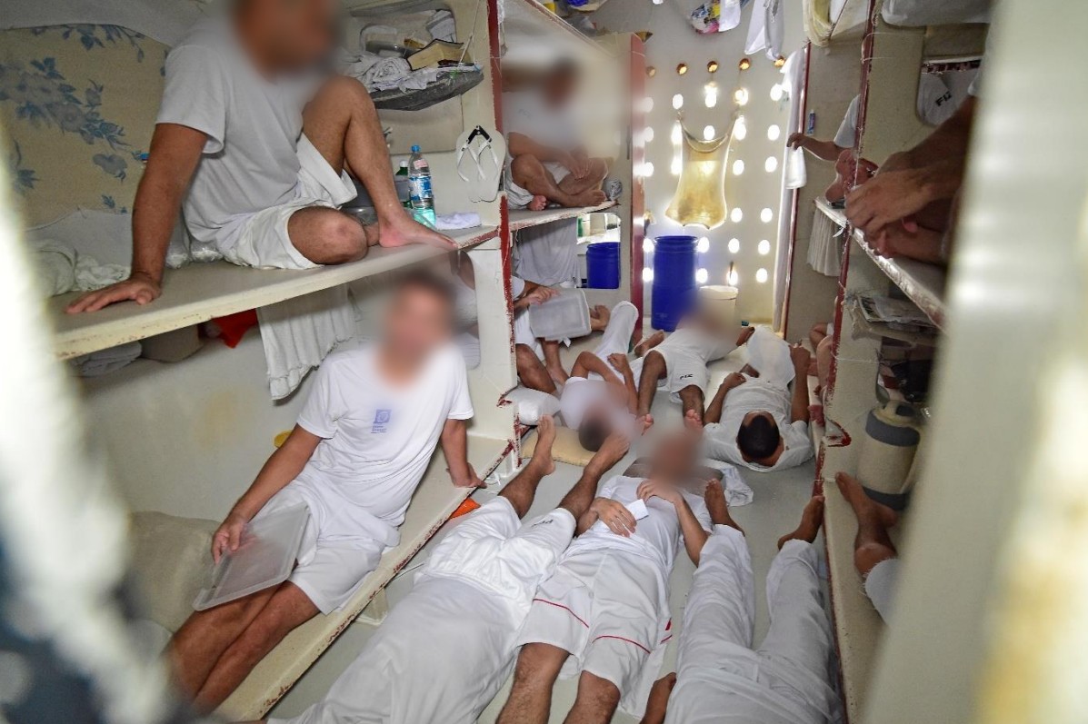 Detentos em cela de penitenciária em Mato Grosso — Foto: GMF-MT
